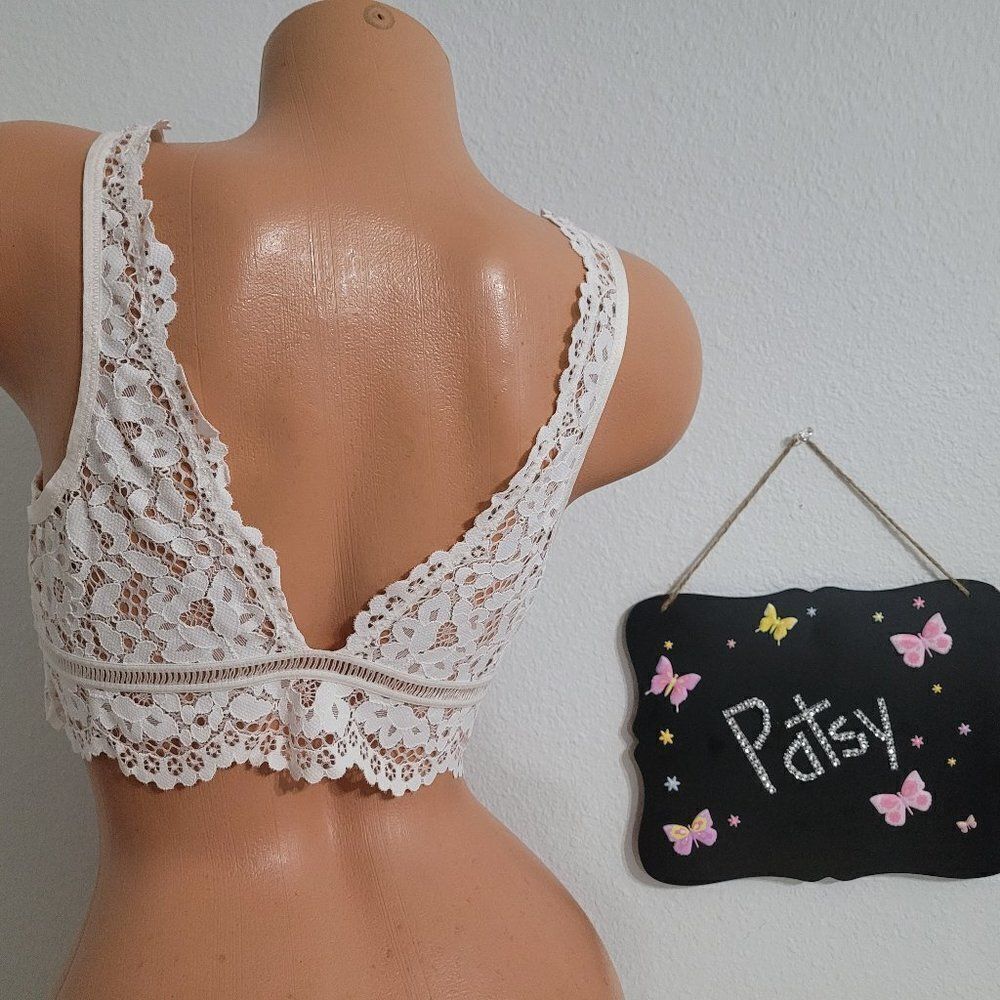 NWT VICTORIA'S SECRET Crochet Lace Bralette  Large 940 - Picture 4 of 5